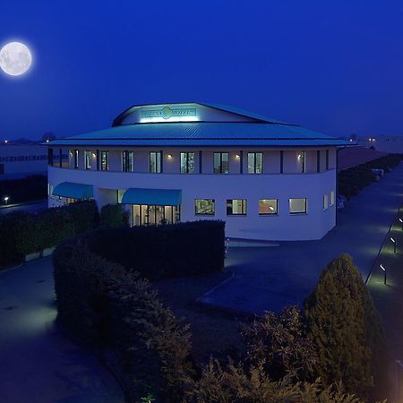 Dealuna Motel Fidenza Bagian luar foto